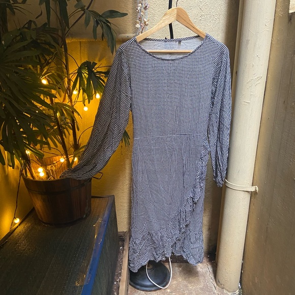 None Dresses & Skirts - 💚Dress.Size - L